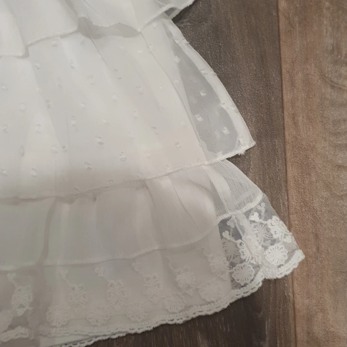 Vit volangkjol från Lindex - 3