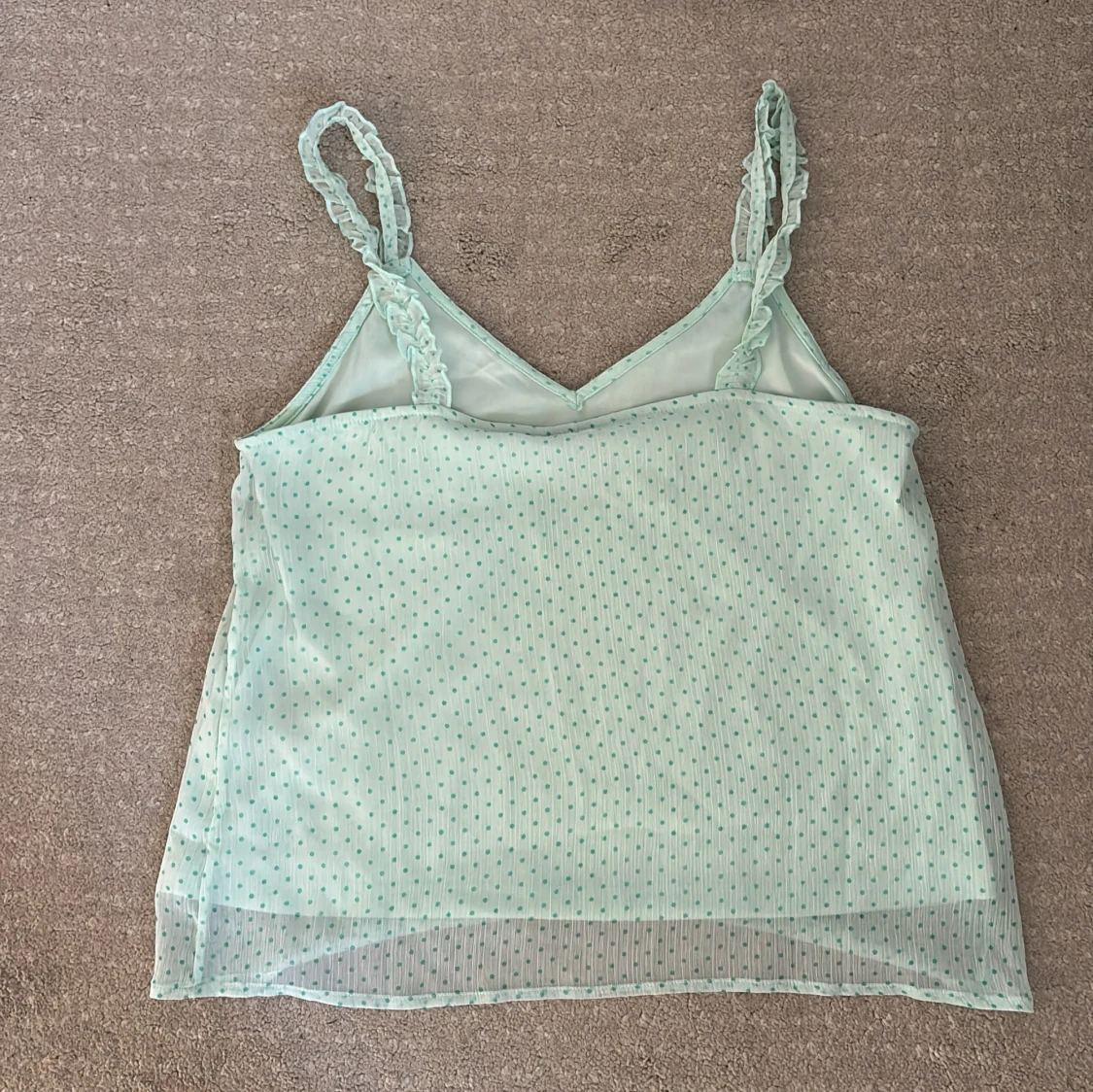 Ljusgrön prickig linnetopp från Vero Moda - 2