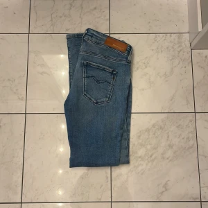 Replay | slim fit - Replay | slim fit | storlek w25 L28 | Modellen New luz | skick 9/10 knappt använda | Tar byten| skick Pm för mer bilder och info ✅priss kan diskuteras vid snabb affär ✅