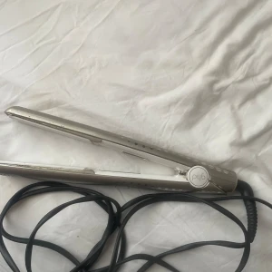 Platttång GHD - Använt lite men funkar som en ny
