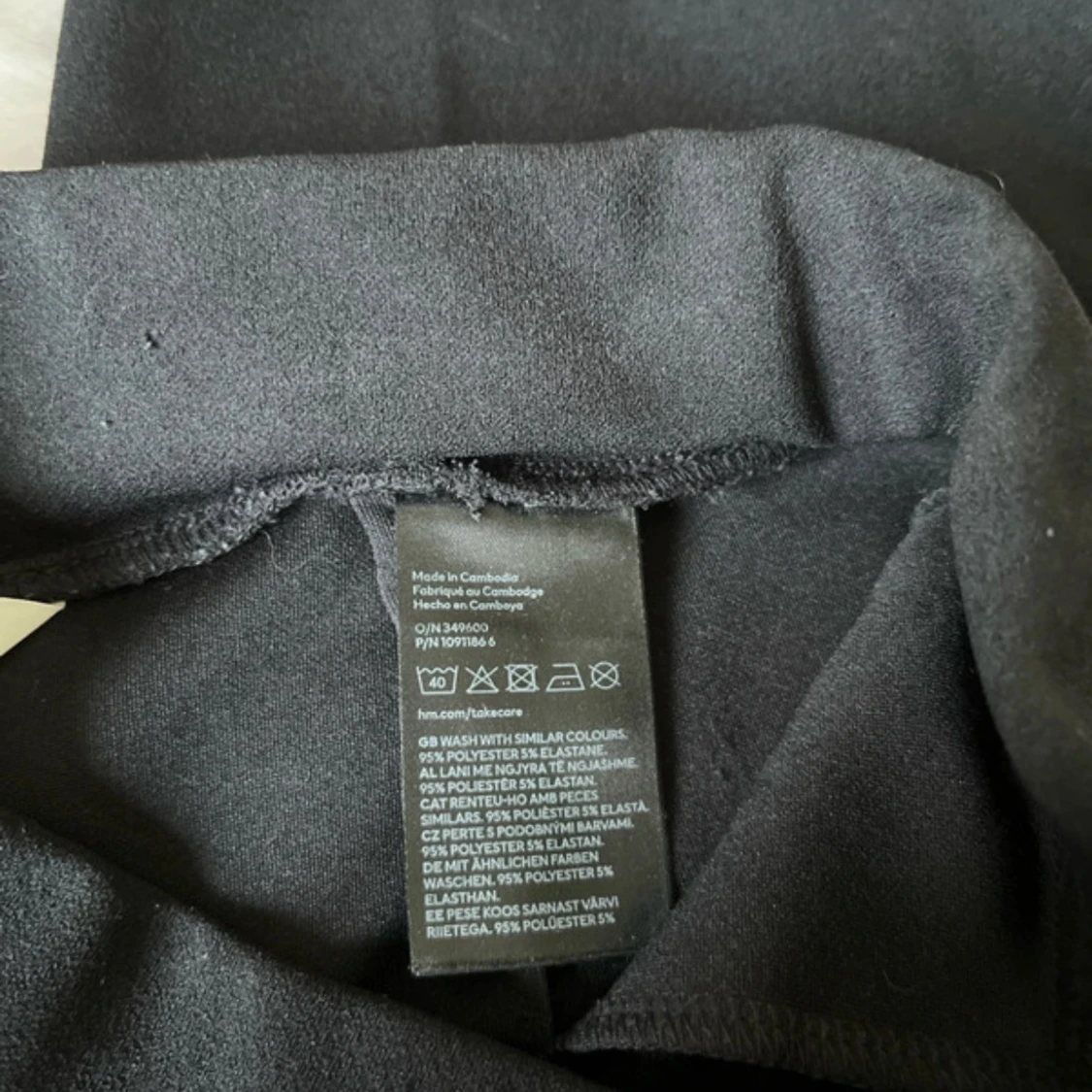 Svarta vida kostymbyxor från H&M - 3