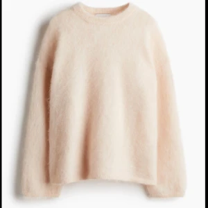 Mohair tröja - Super fin mohair tröja från hm, fint skick. Fin aprikos färg