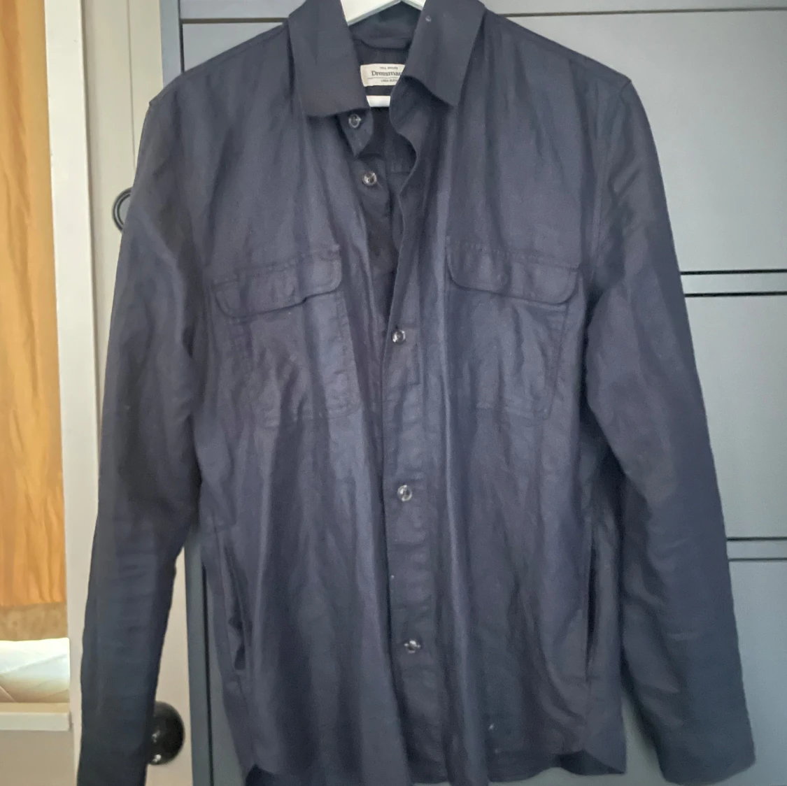 Mörkblå linneskjorta/overshirt från Dressmann