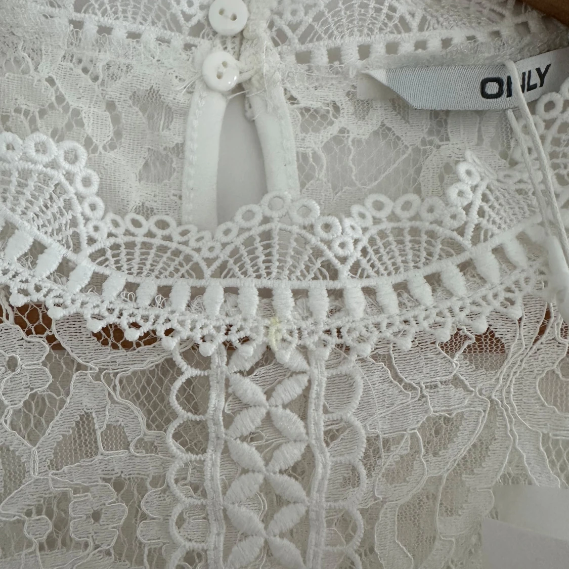 Vit spetsklänning från ONLY - 2