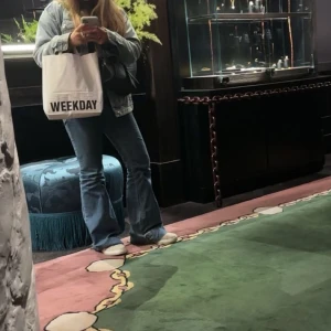 Miss sixty jeans - Säljer dessa jeans från miss sixty som tyvärr blivit för små för mig!!! På bild 2 och 3 kan man se defecterna dock är det inget jag själv stört mig på eller tycker syns😇😇😇