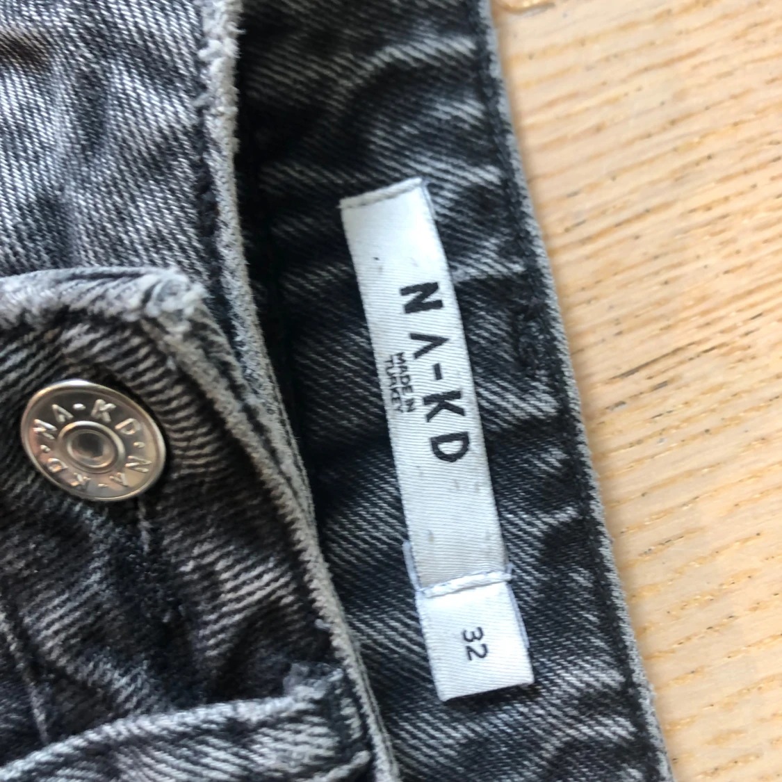 Grå jeans från NA-KD - 1