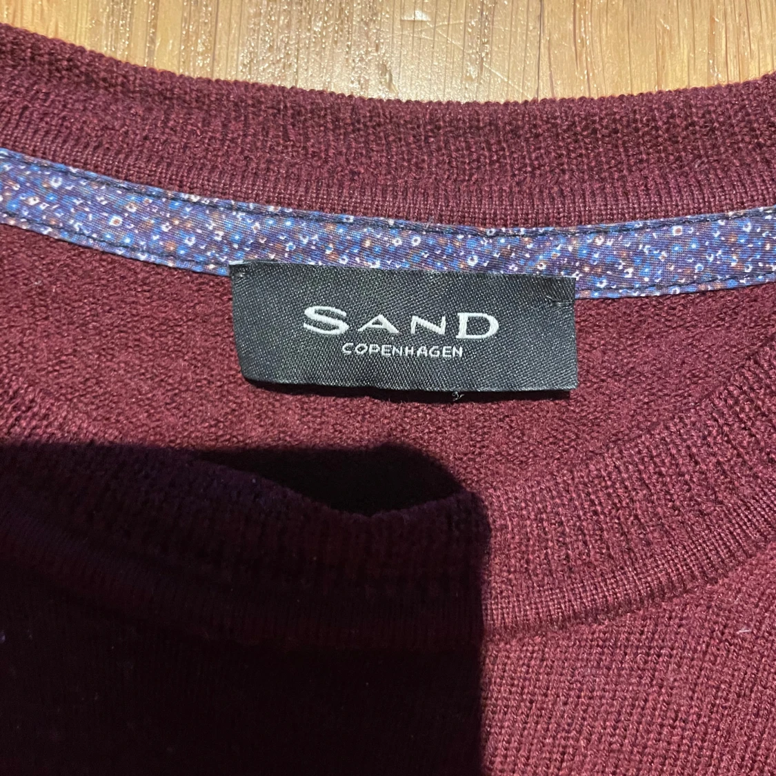 Vinröd merinoull tröja från Sand Copenhagen - 1