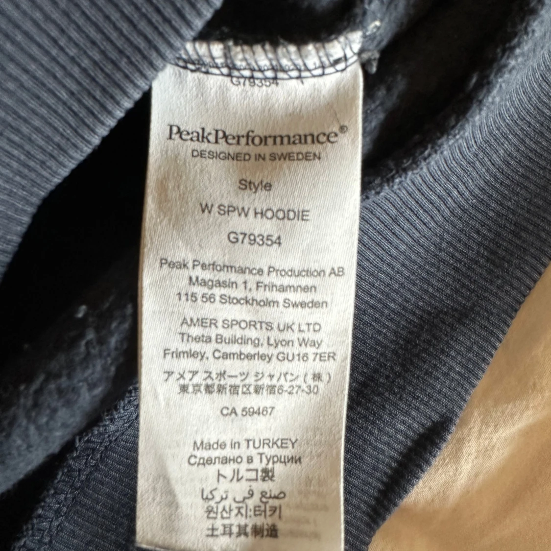 Mörkblå hoodie från Peak Performance - 2