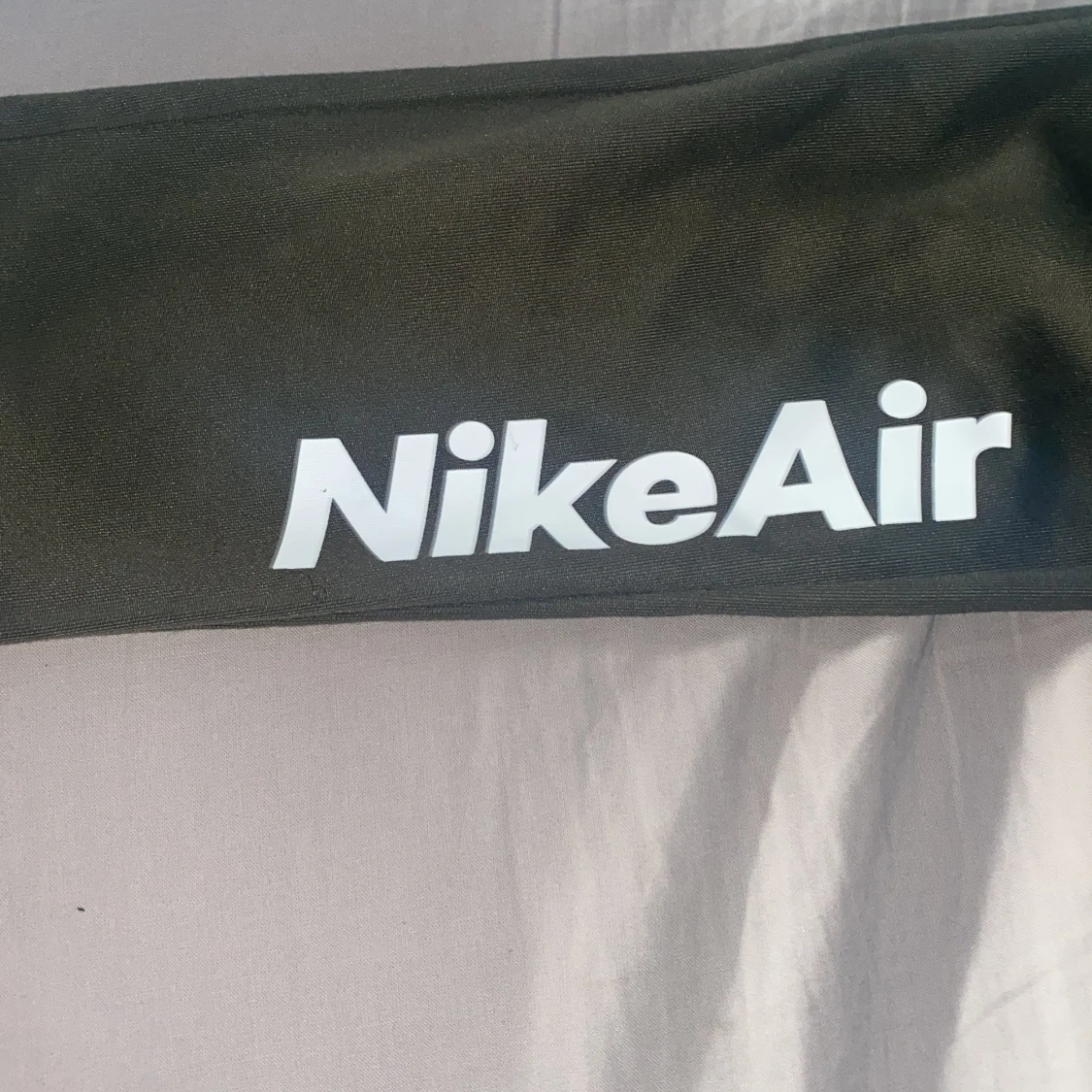 Svarta Nike Air mjukisbyxor - 1