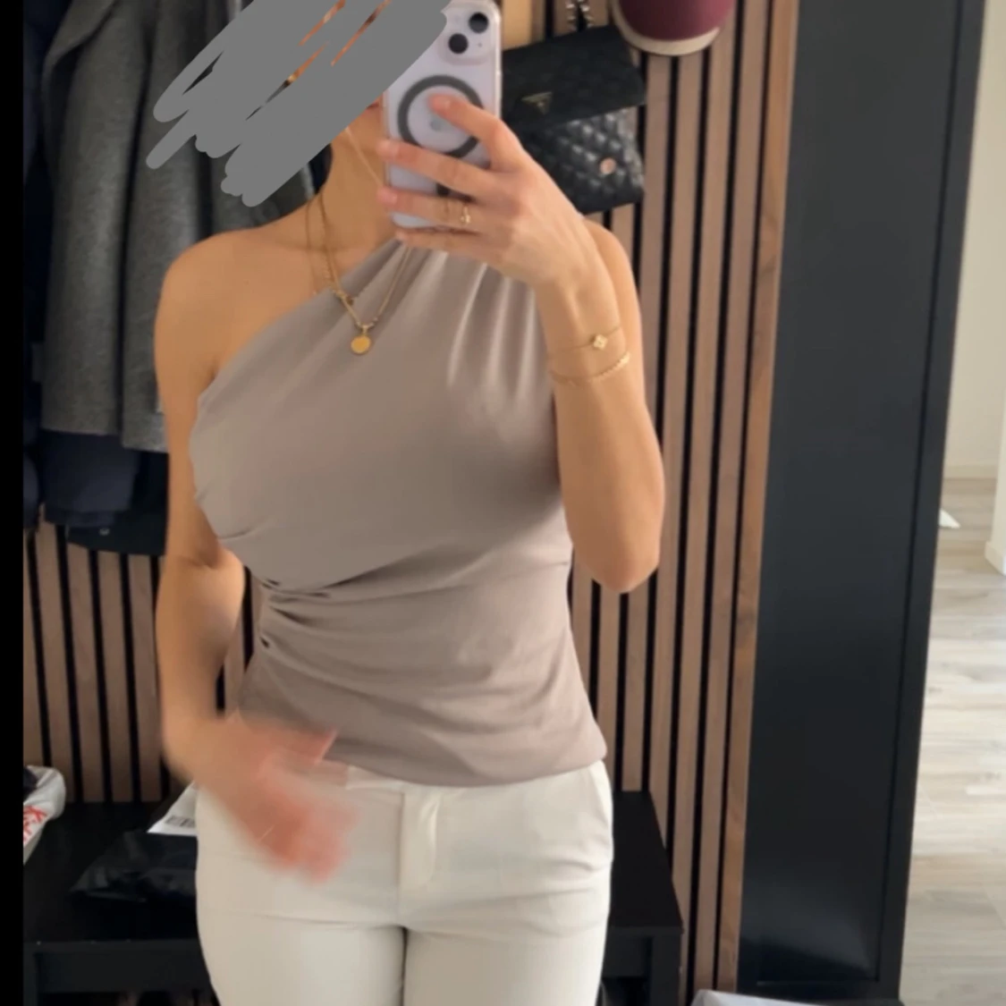 Beige oneshoulder topp från Zara