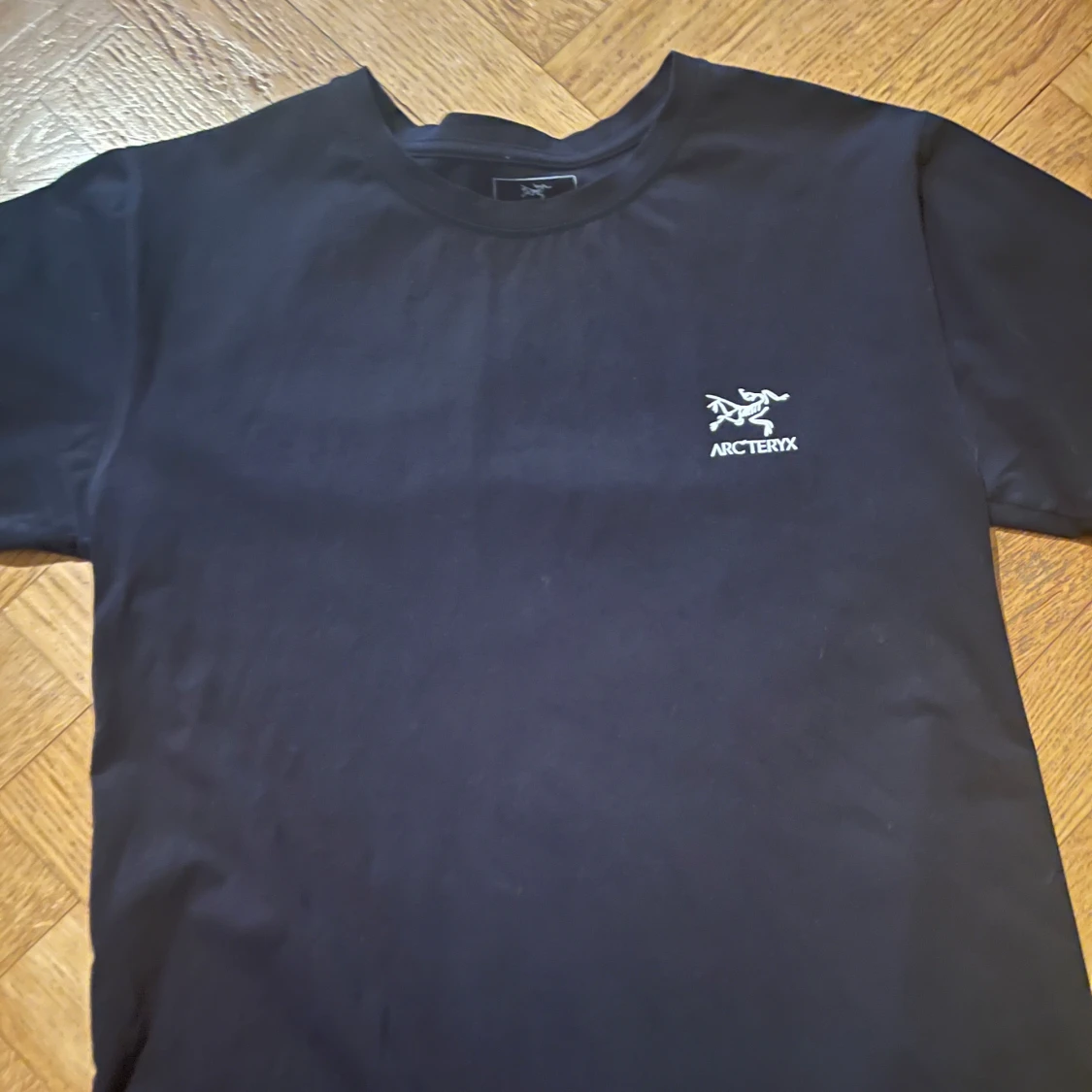 Svart t-shirt från Arc'teryx