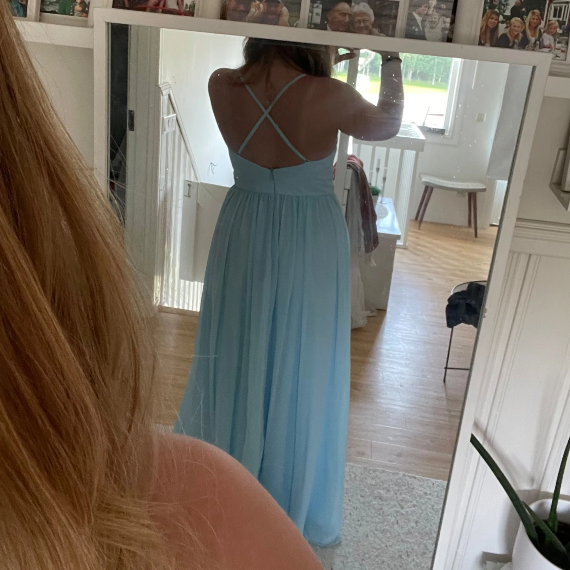 Ljusblå balklänning med v-ringning - 1