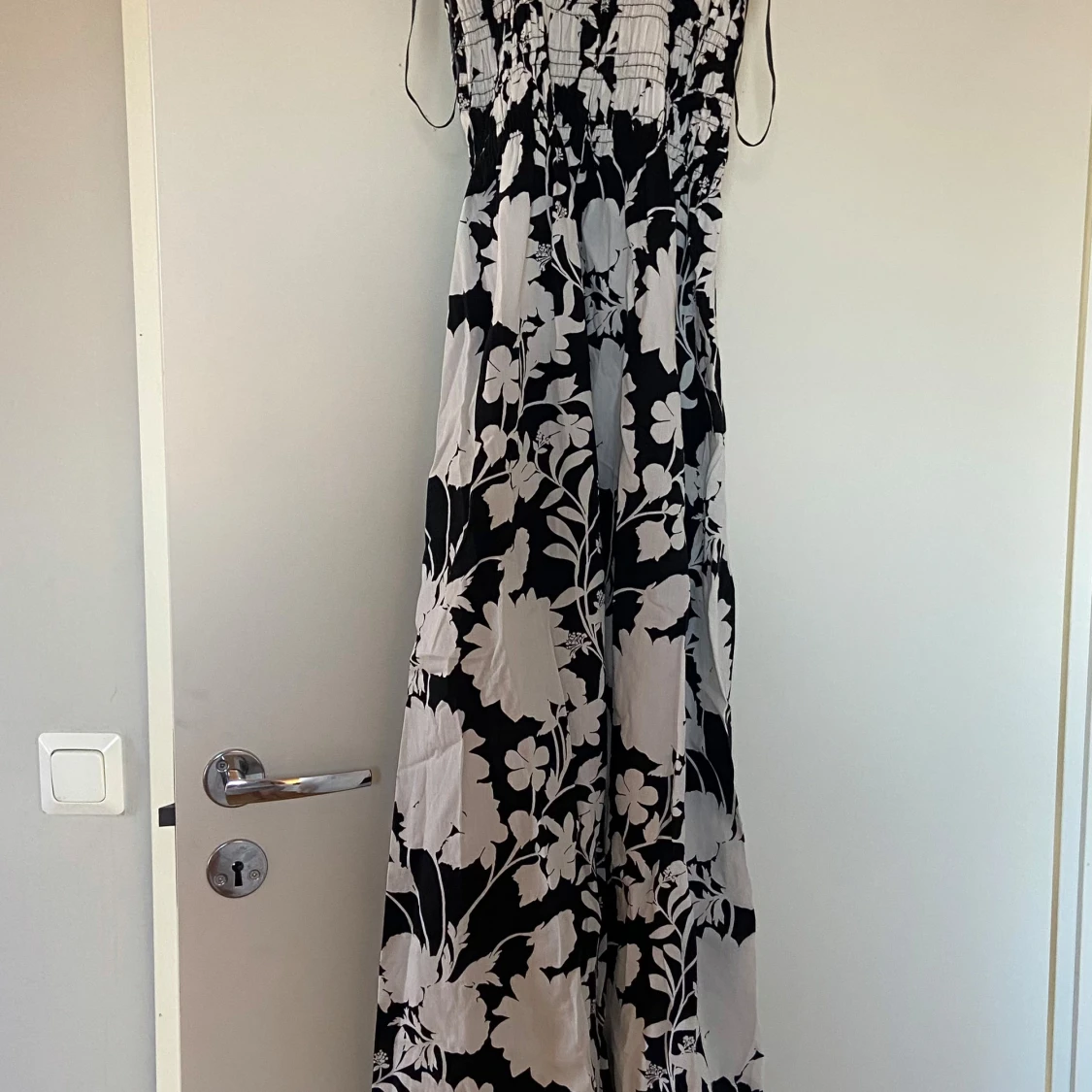 Svartvit långklänning Gina Tricot XS - 1