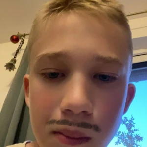 Oskar Kijak - Säljer Oskar för 10 kr, han e bra på bli arg och själv bli skadad när han slår nån annan
