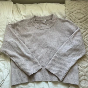 Rosa stickad tröja - Rosa stickad tröja från gina Young i storlek 146/152 , säljer då den inte används längre💘