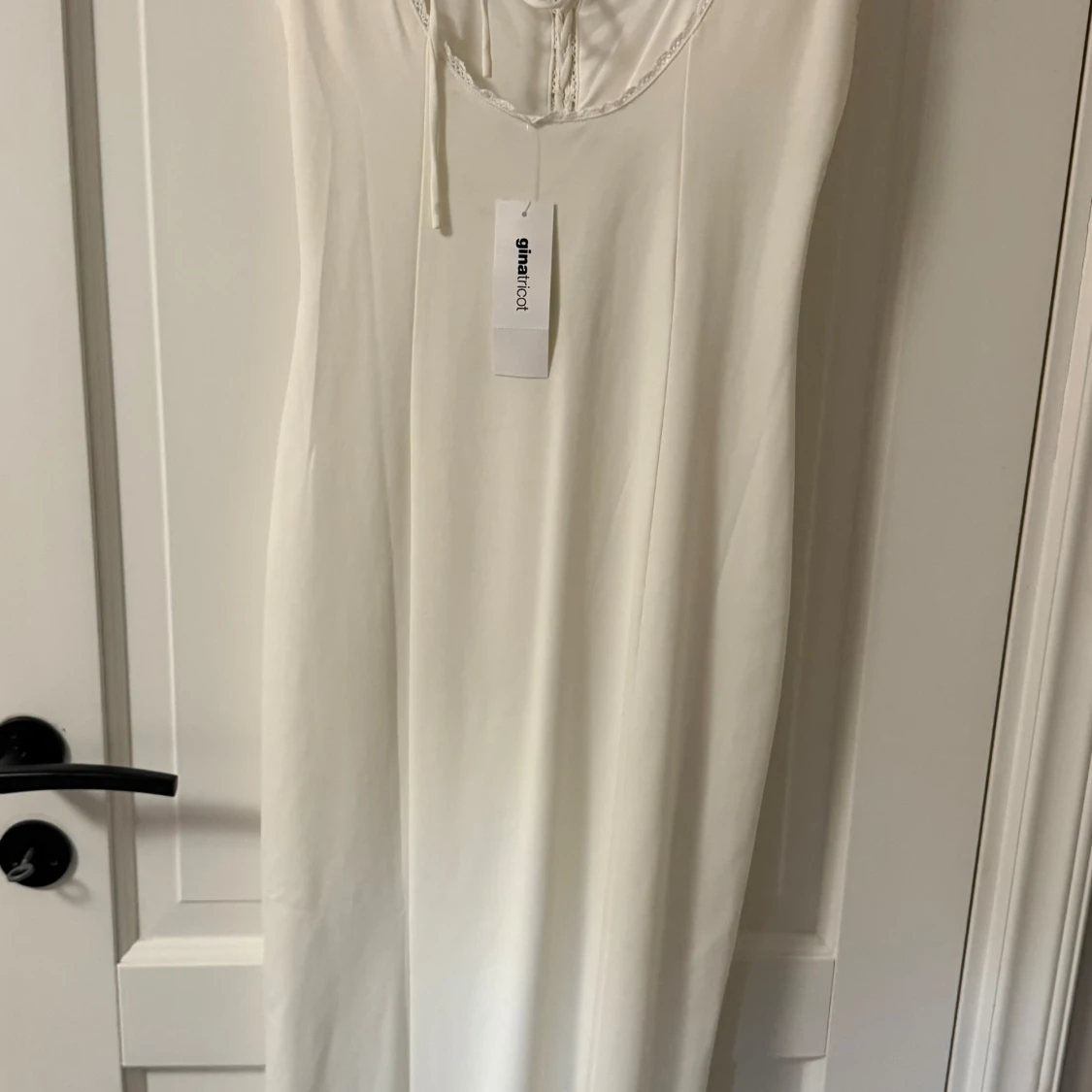 Vit långklänning från Gina Tricot - 1