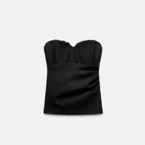 Svart bandeau tubtopp från Zara - Säljer min super söta bandeau topp från Zara i S. Säljer då den är för liten❣️❣️