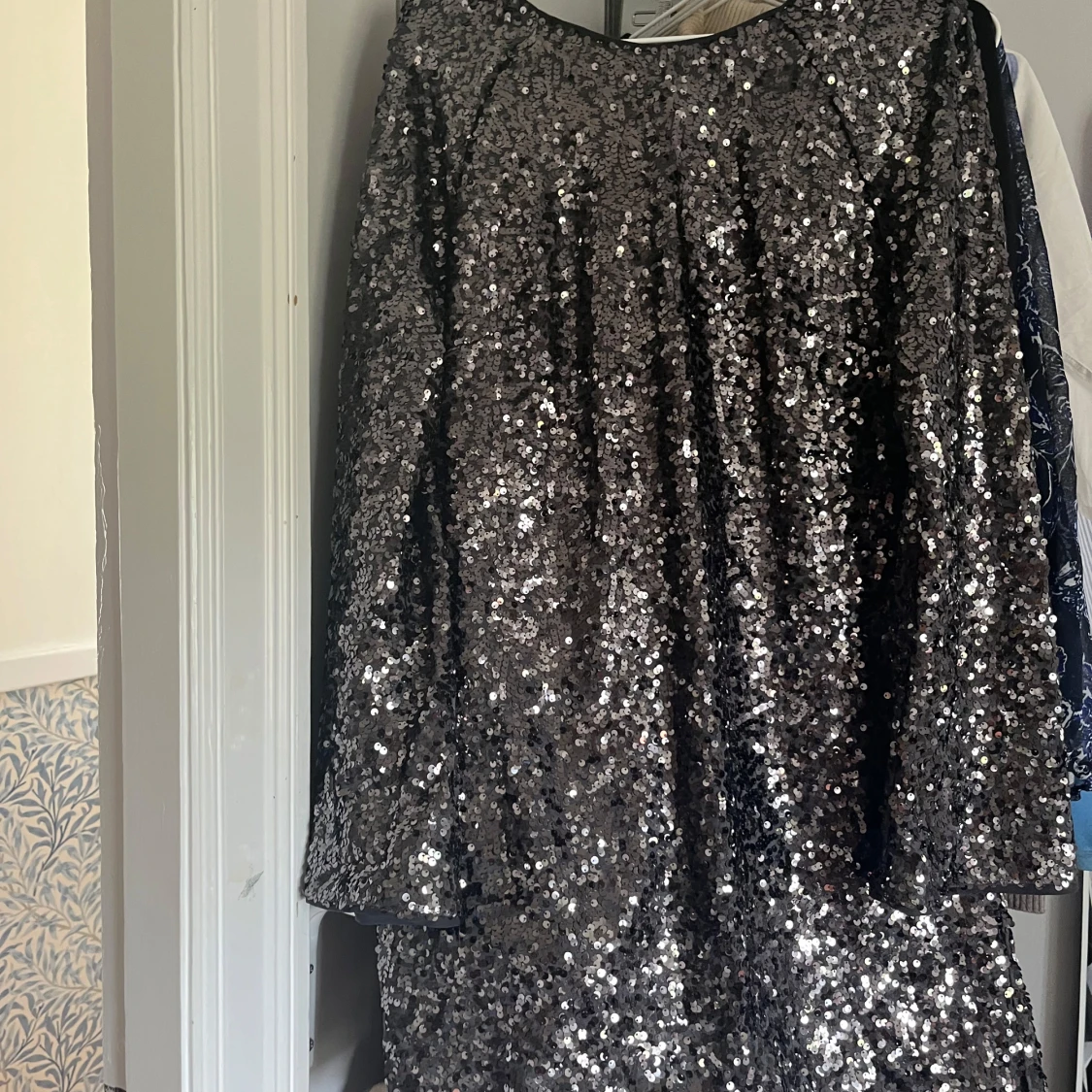 Paljettklänning från h&m - 2