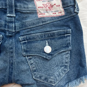 True religion shorts - Aldrig använda då de va för små på mig, storlek w24 som Xs 🩷prislapp sönder. Nypris 849