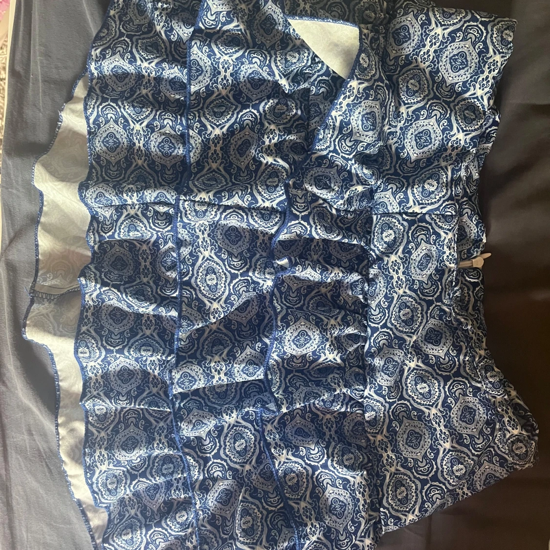 Blåvit volangkjol med mönster - 3