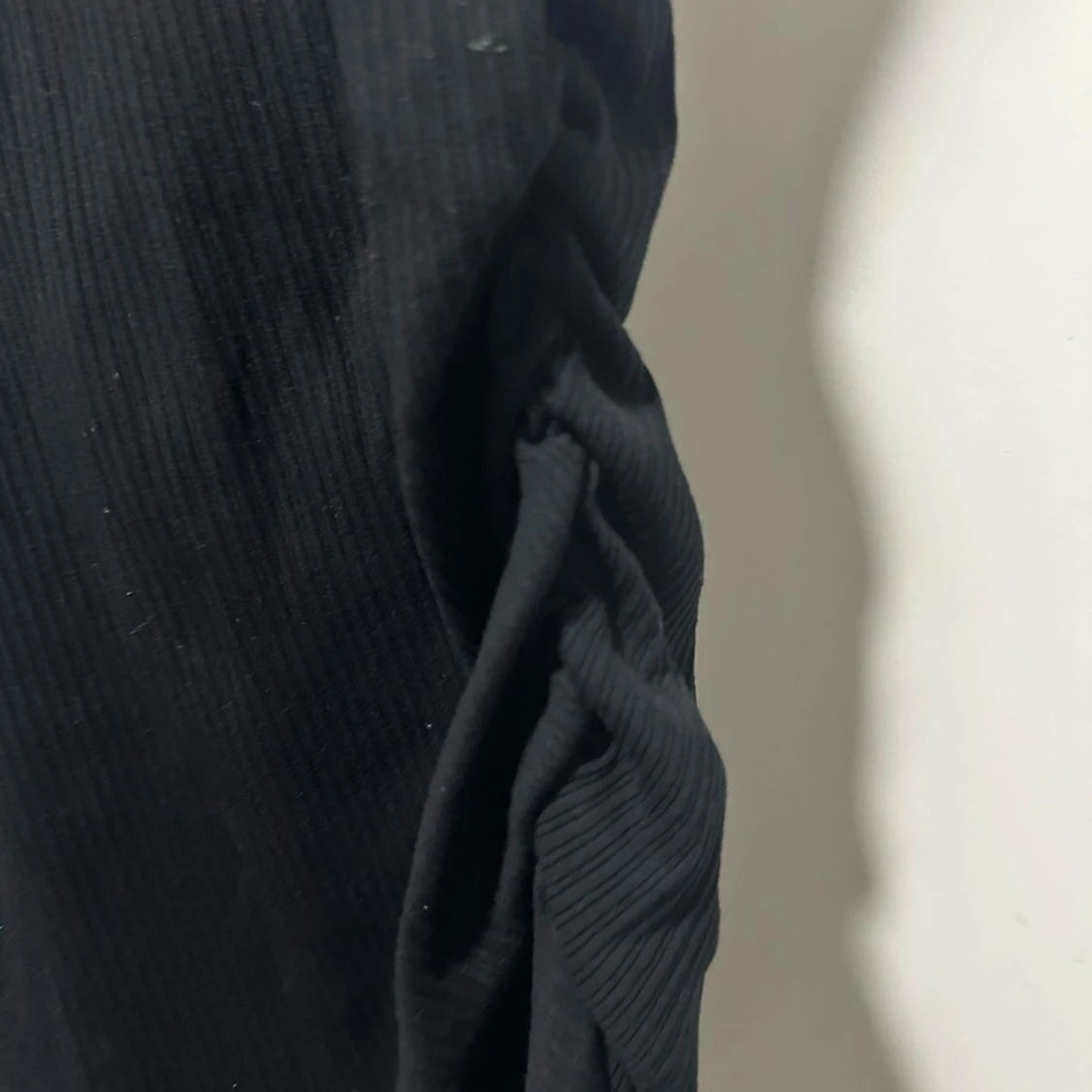 Svart ribbad klänning från SHEIN - 2