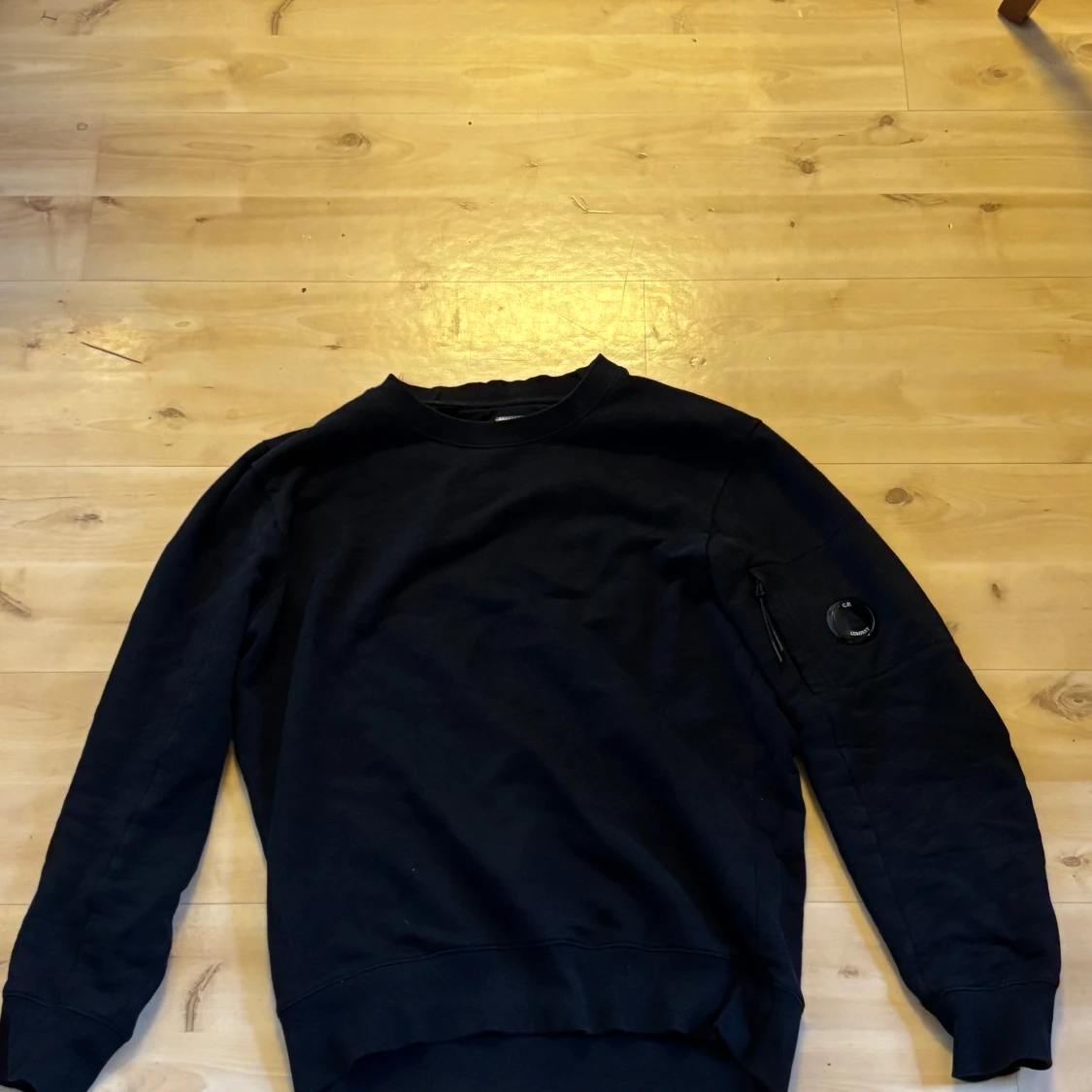 Svart sweatshirt från C.P. Company - 1