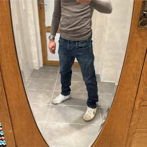Replay jeans  - Ett par riktigt snygga jeans från Replay i storlek W34 L32 i modellen Anbbas