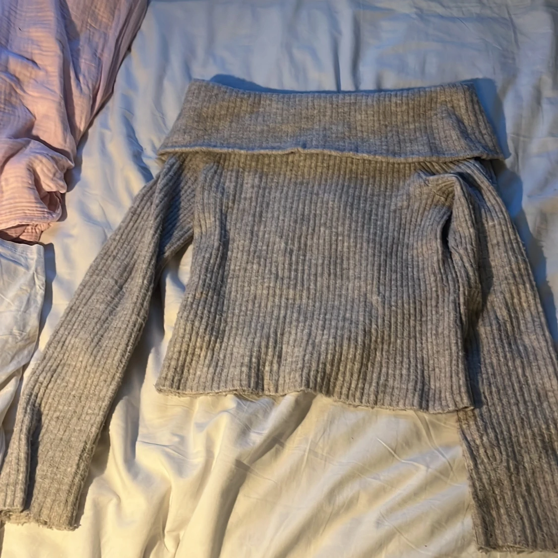 Grå ribbad offshouldertröja H&M - 1