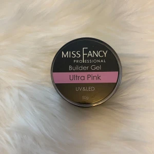 Ultra pink gelé från Missfancy - Oanvänt och nytt. Nypris:440kr Mitt pris:350kr