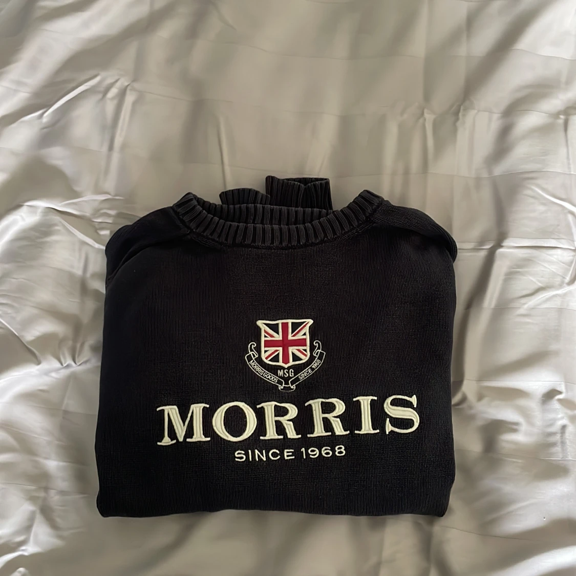 Svart stickad tröja från Morris