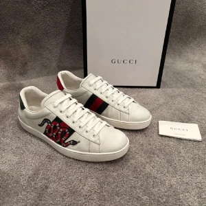 Gucci Sneakers - Gucci snake sneakers