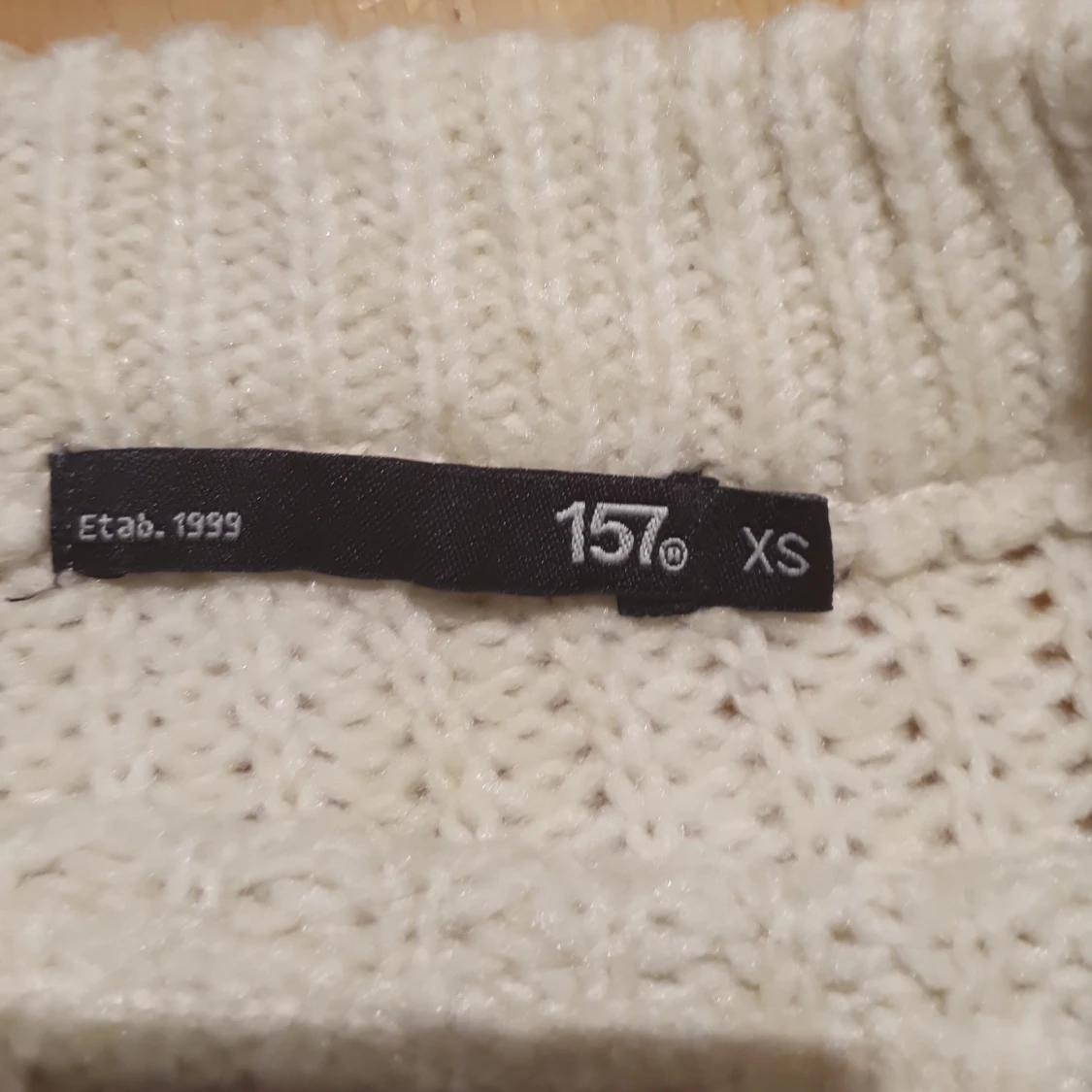 Vit stickad tröja - 2