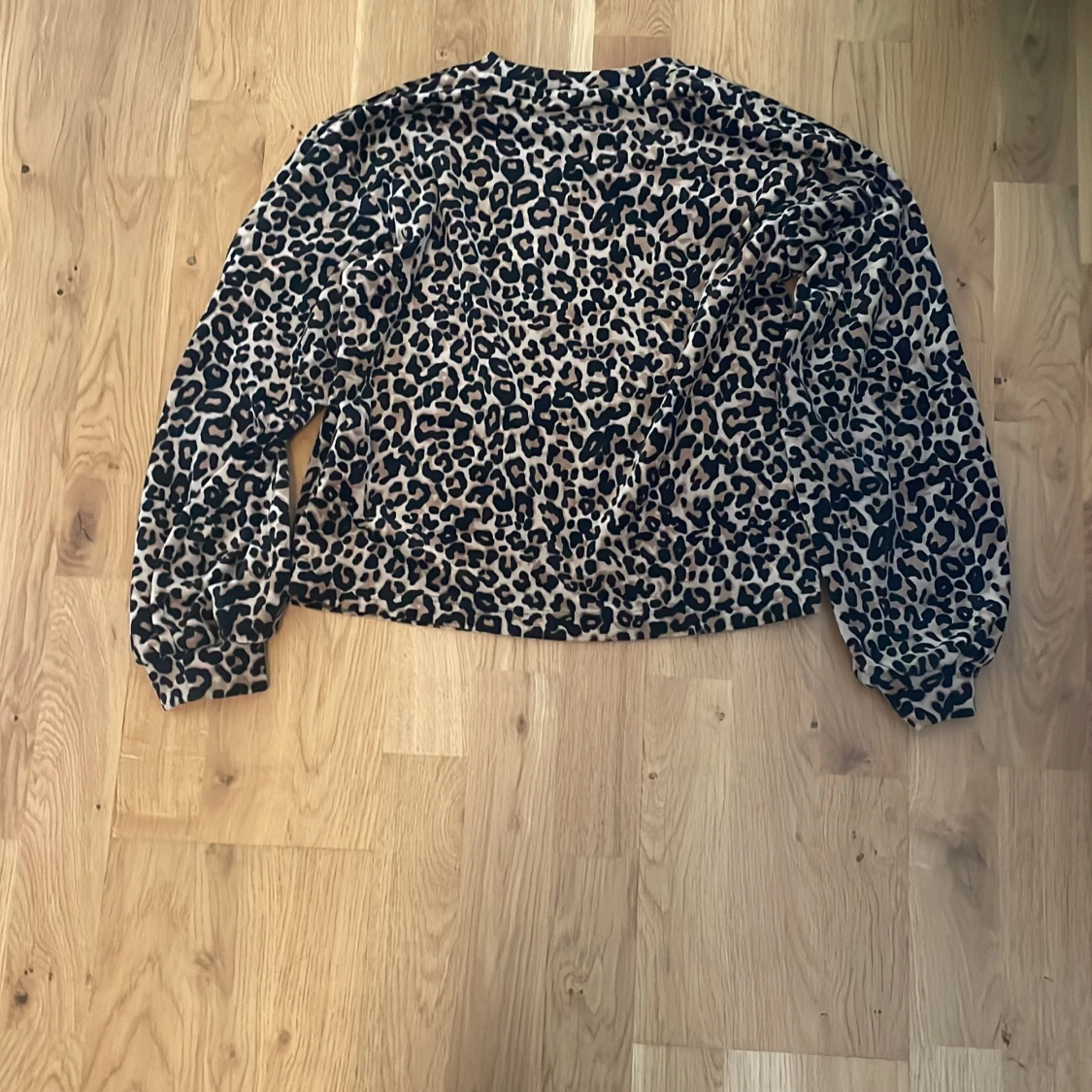 Leopardmönstrad tröja från Lindex - 1