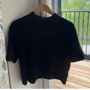 Kortärmad stickad tröja - Superfin, stickad tröja med korta ärmar Från gina tricot🌸 strl s men passar mer xs