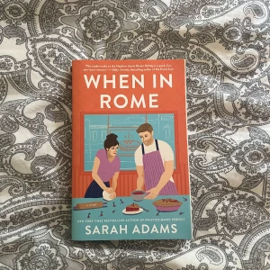 Booktok bok - When in Rome av Sarah Adams. Häftad bok på engelska. Aldrig läst och är i nyskick. Kolla gärna in mina andra annonser jag säljer fler böcker och mycket kläder. Det är just nu fri frakt på allt jag säljer!