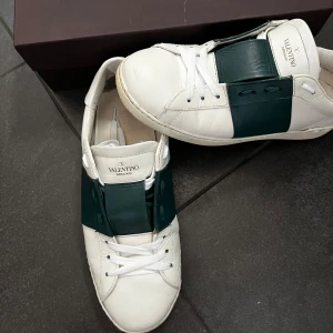 Valentino open - || Feta valentino skor || strl 44 || Bra skick || Tillkommer box || Hör av er vid frågor💫||