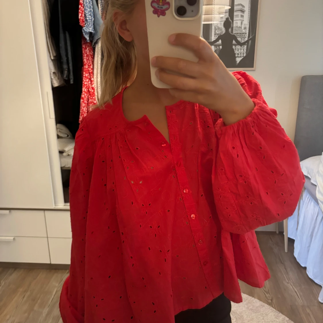 Röd blus från Gina - 1