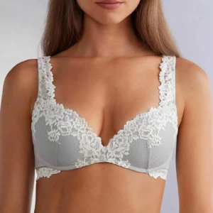 Intimissimi bh - Bh från intimissimi, ej tecken på använding. Slutsåld i denna färg om ja minns rätt. 