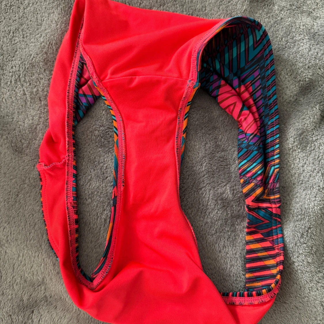 Färgglada bikiniunderdelar med mönster - 2