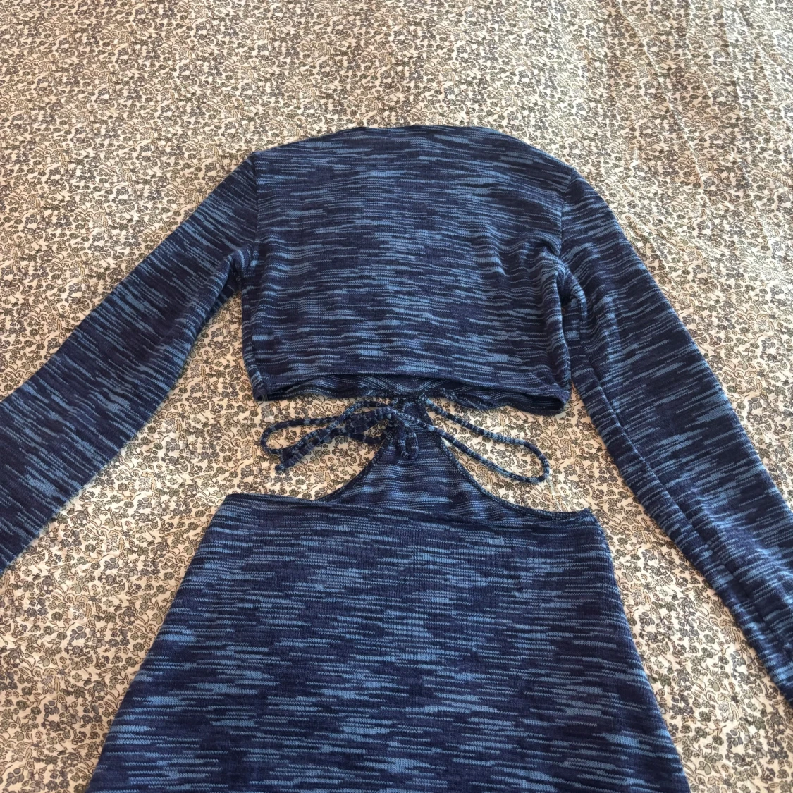 Blå mönstrad klänning från H&M - 2