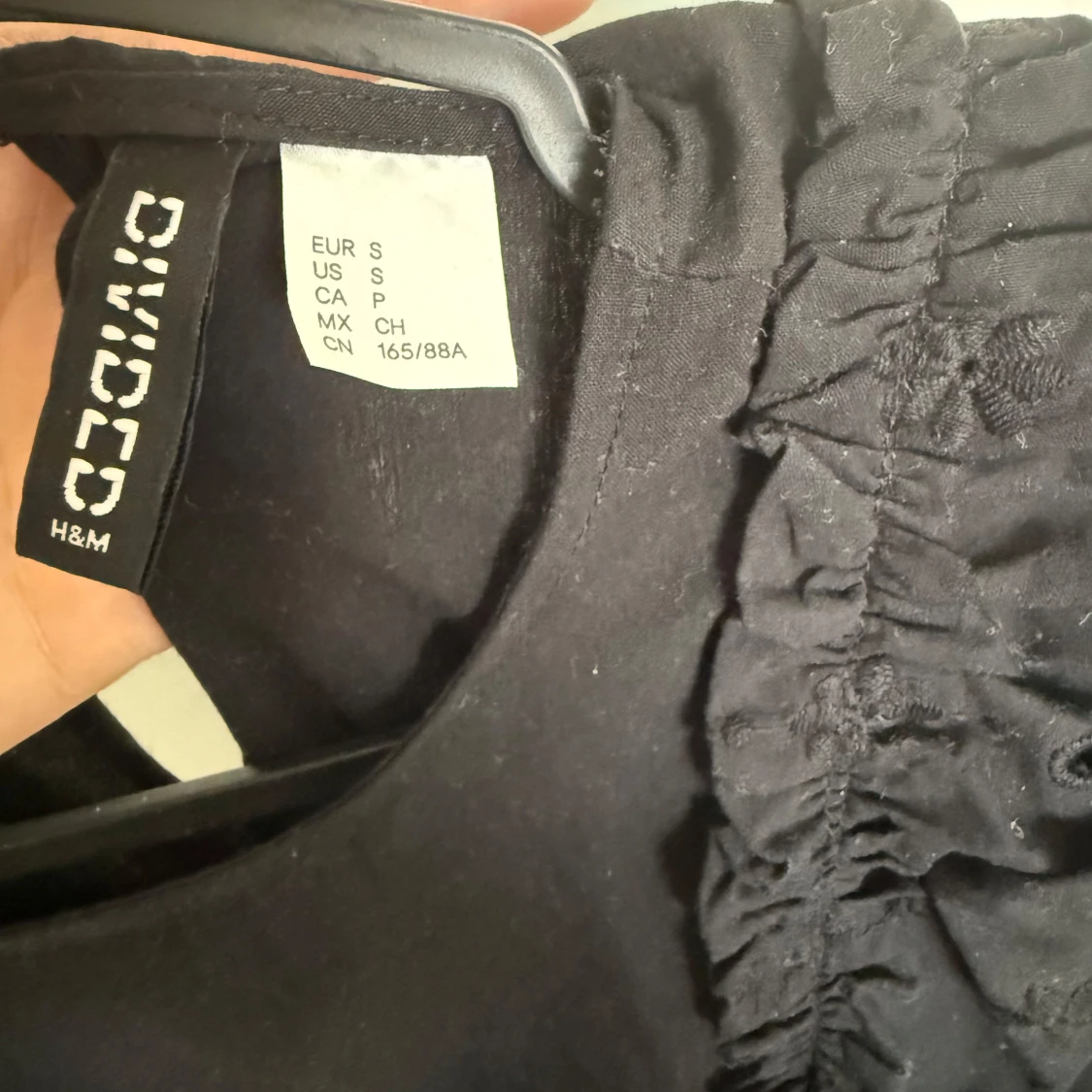 Svart kort klänning från H&M Divided - 1