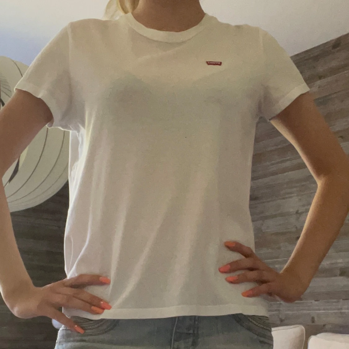 Basic Levi’s t shirt  - 2