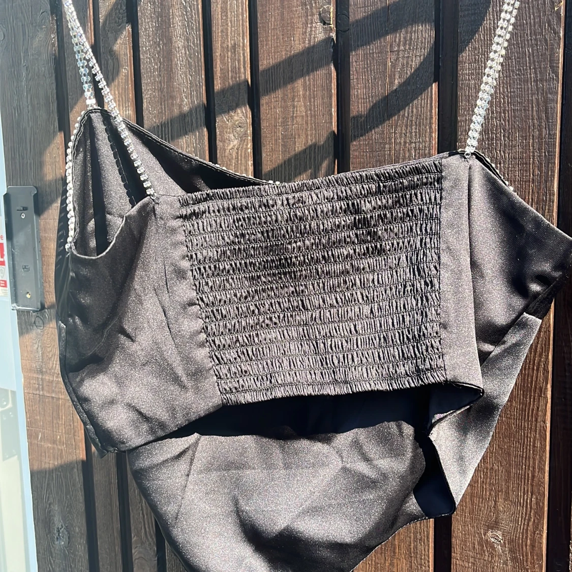 Svart glittrig tubtopp med strassband - 3