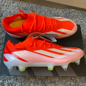 Adidas Crazyfast Elite - Säljer nu min adidas Crazyfast pågrund av jag inte använder det mer. Skorna är använda i cirka 1 månad och är i mycket bra skick. Pris kan diskuteras!!!