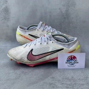 Nike mercurial - Nike Mercurial Zoom Vapor 15 Elite ”Marcus Rashford” converted from superfly to vapor  📏 Storlek: 42 🌍 Underlag: FG (firm ground) ✅ Skick: Bra skick men använda och lite skadade vid ena dobben