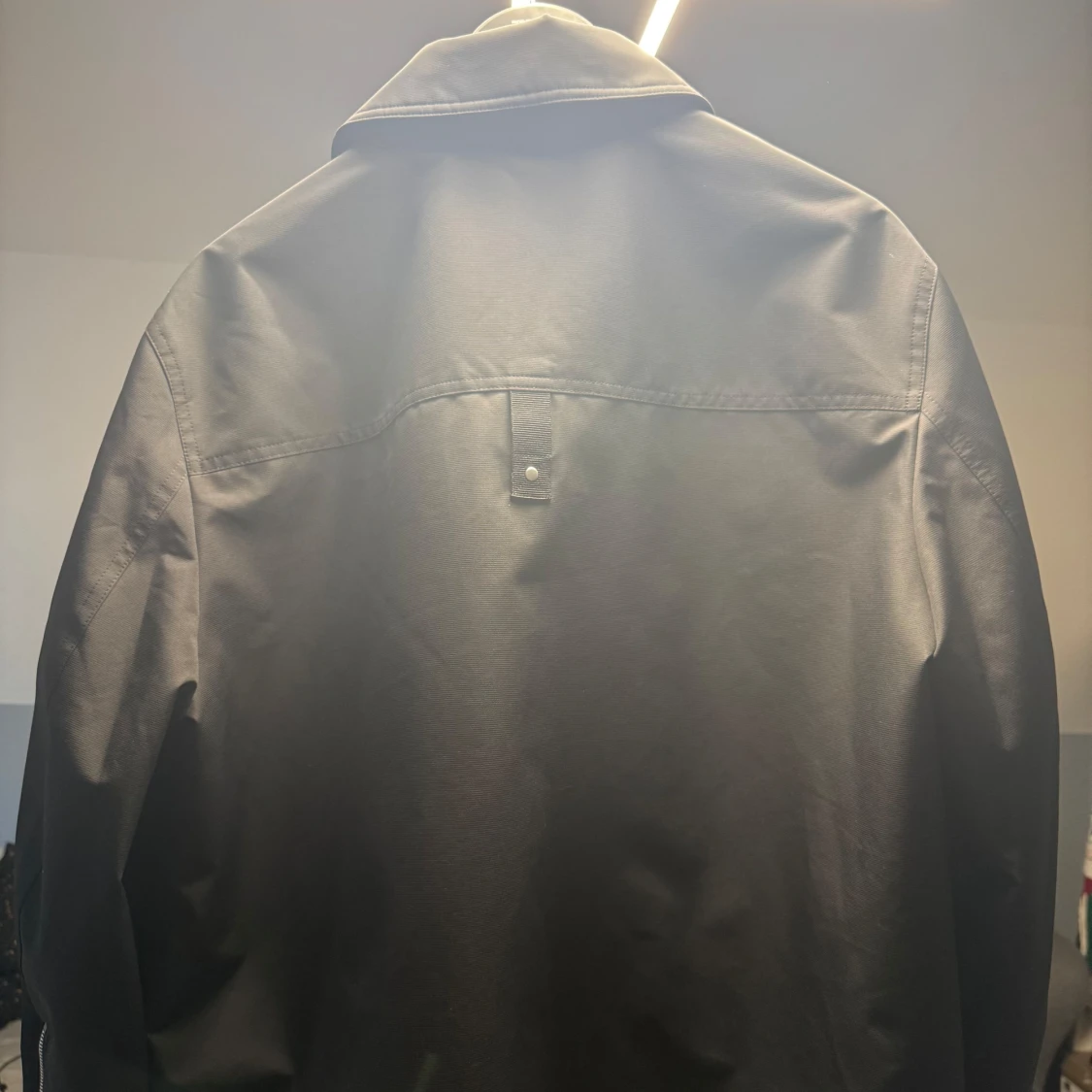 Svart overshirt från Moose Knuckles (med kvitto) - 4