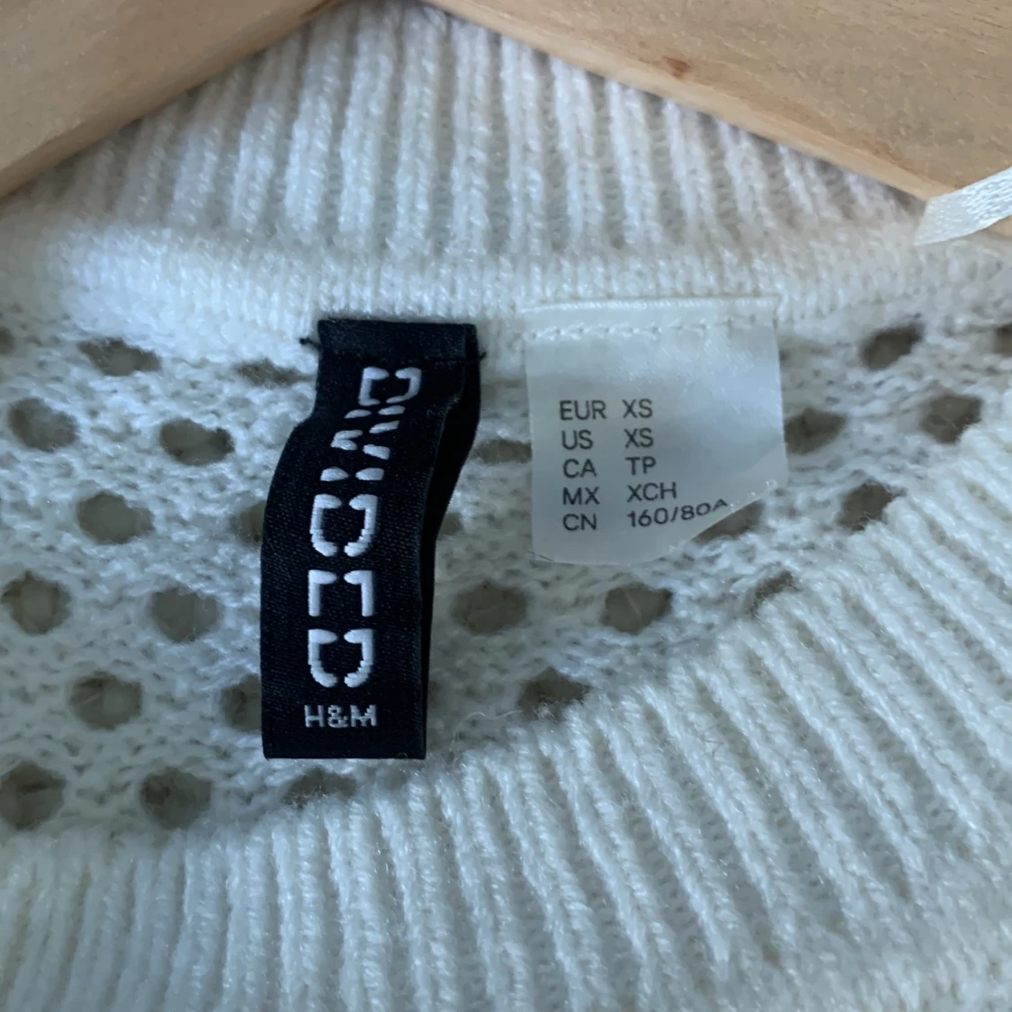 Vit stickad croppad topp H&M XS - 3