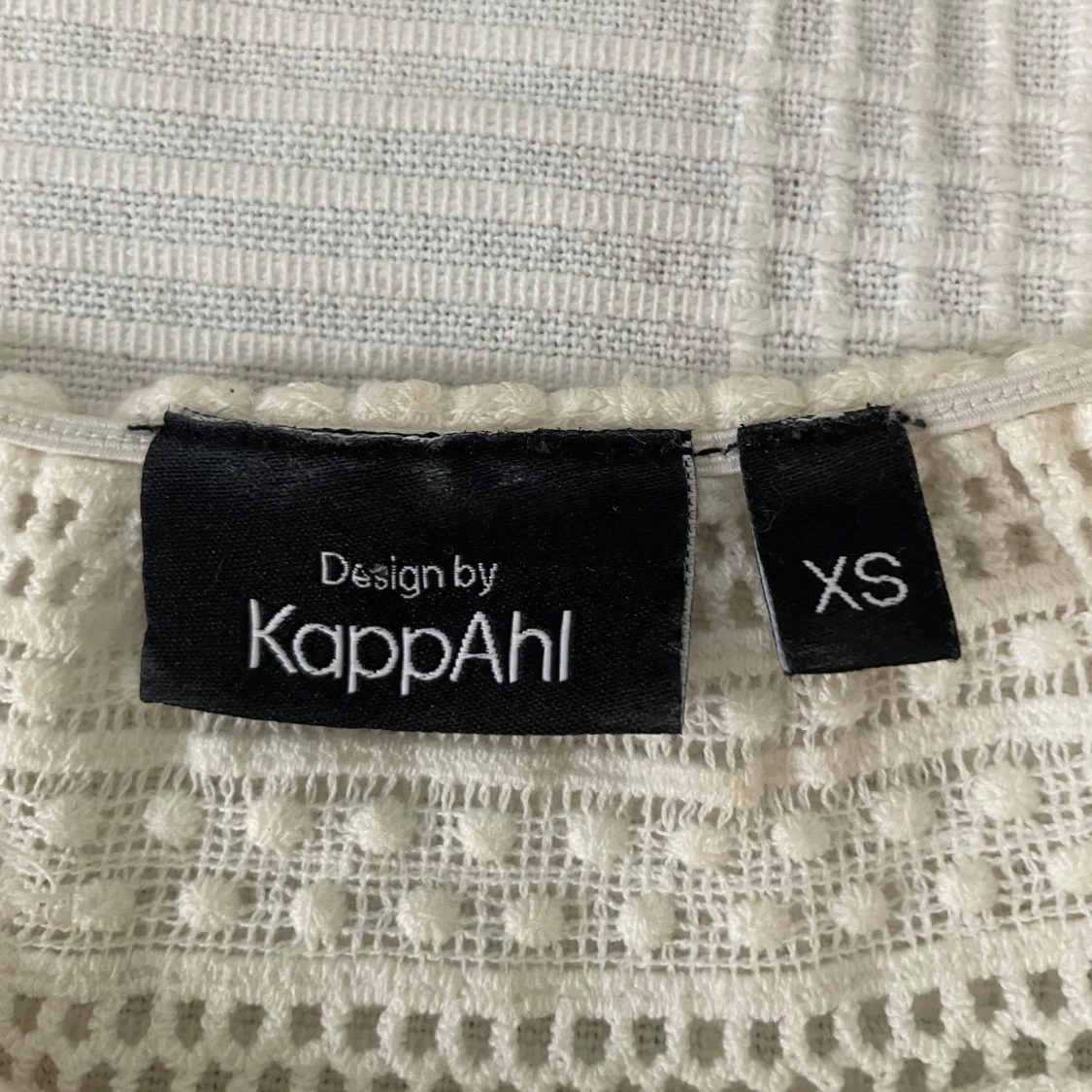 Vit blus med spets från KappAhl XS - 2