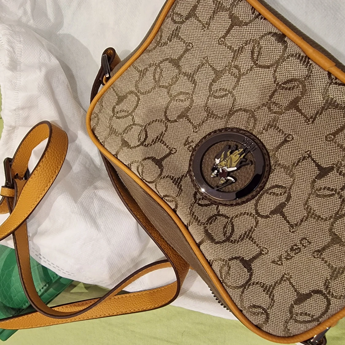 Beige axelväska från U.S. Polo Assn. - 1