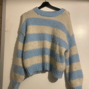 Stickad tröja - Super mysig stickad tröja från vero Moda🍁